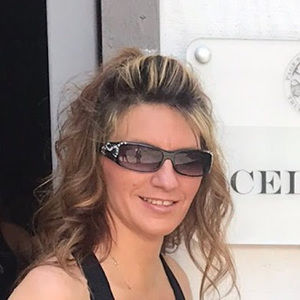 Meet your Posher, Dionne